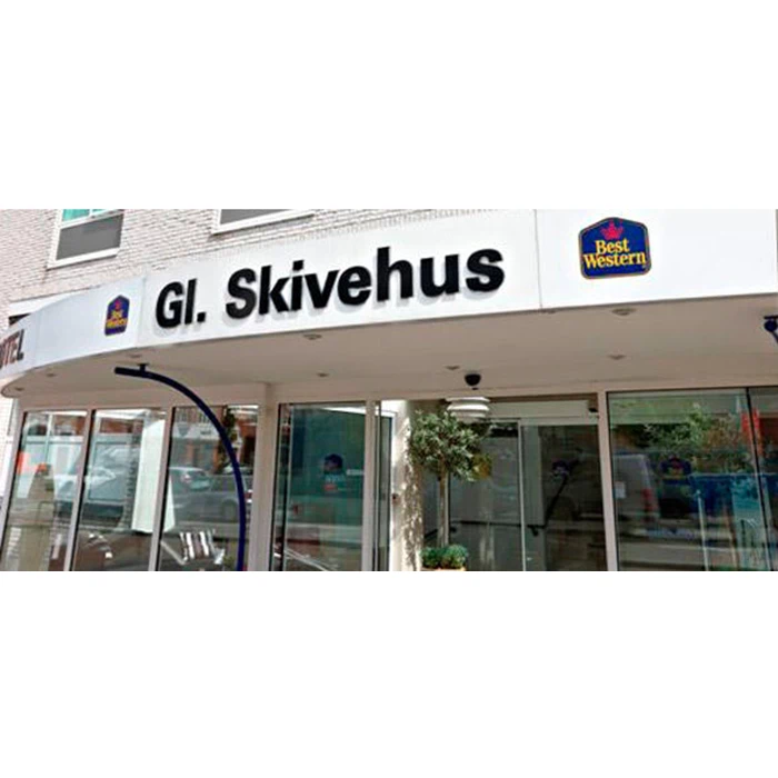 1 overnatning for 2 personer med lækker morgenmad på BEST WESTERN Hotel Skivehus